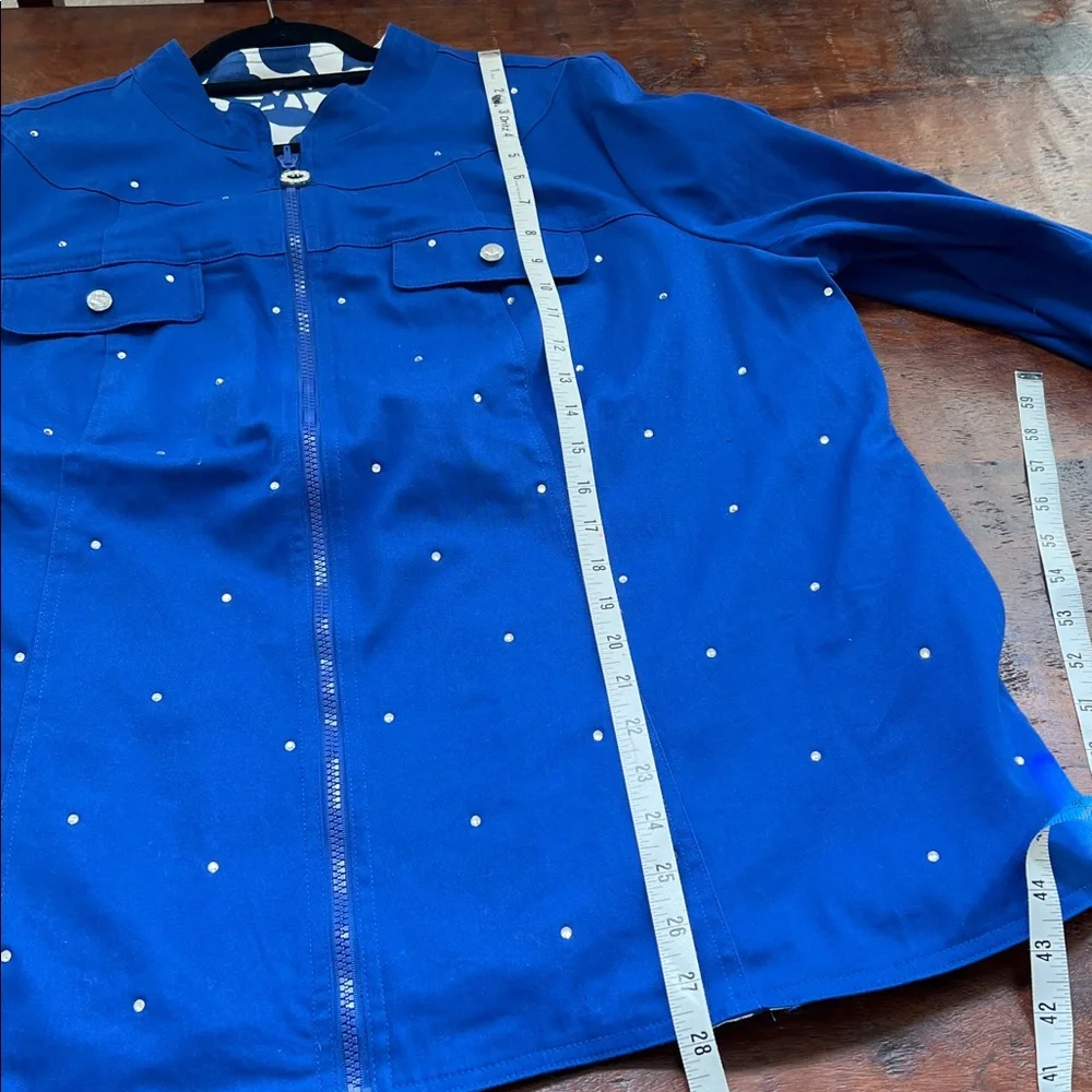 Quacker Factory Zip Front Embellished Reversable Jacket Royal Blue/White Floral